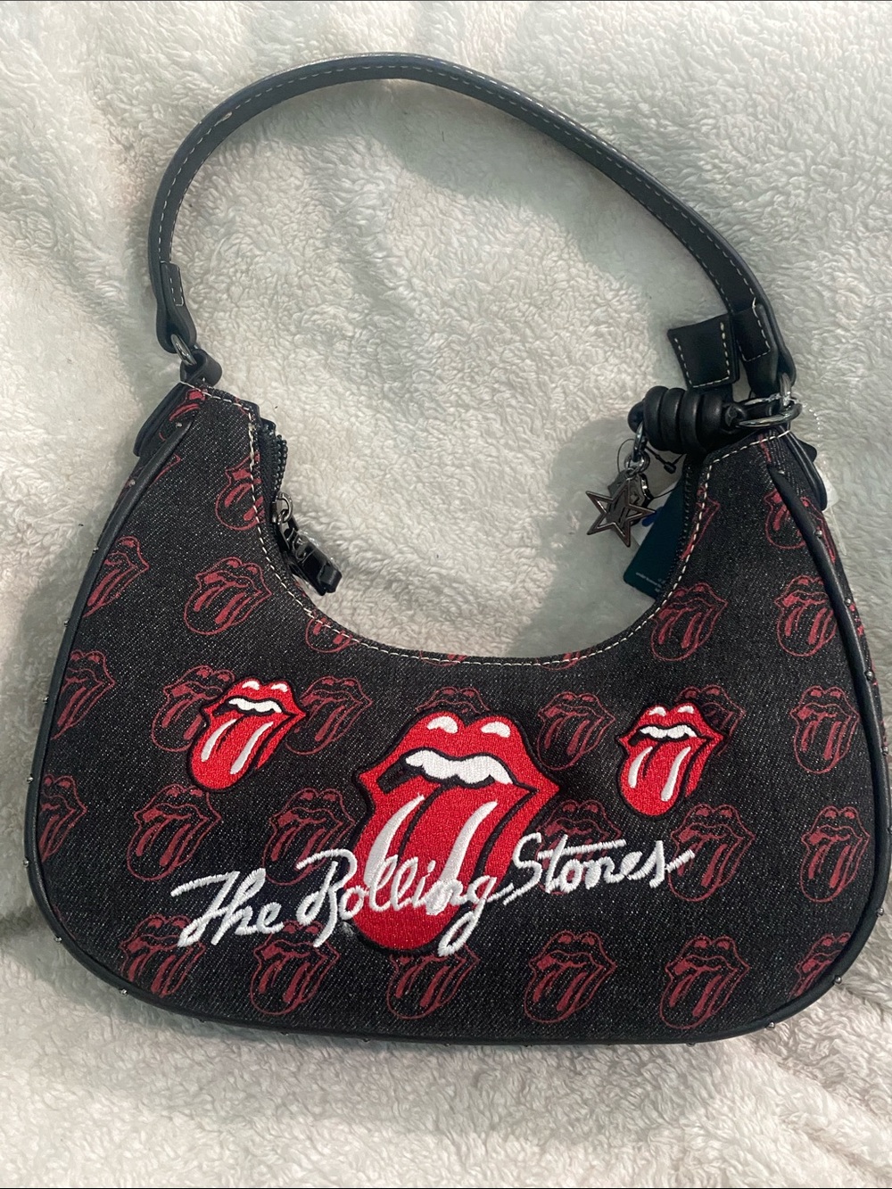 the Rolling Stones Black Shoulder Bag with Red Tongue Embroidery